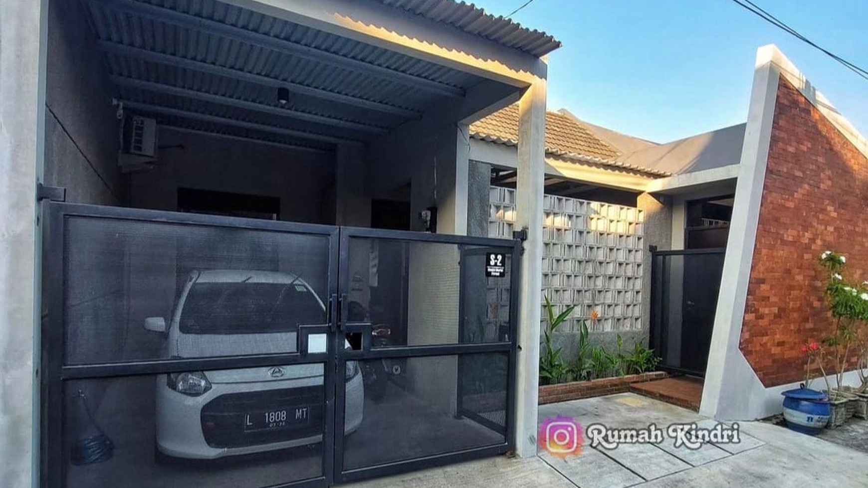 Dijual Rumah Konsep Industrial Lokasi Di Bendul Merisi Surabaya