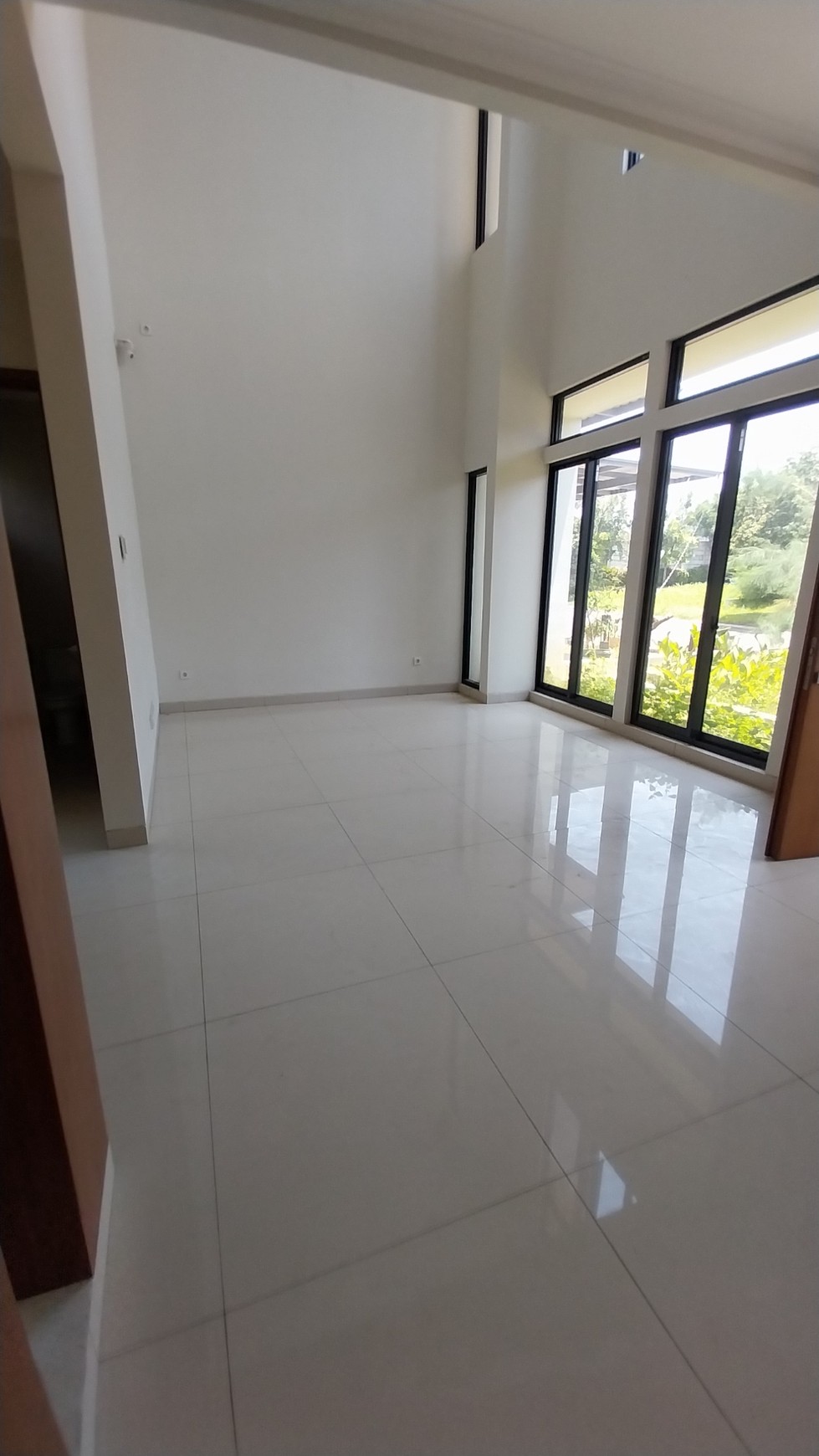 Dijual Rumah keren di Kota Wisata