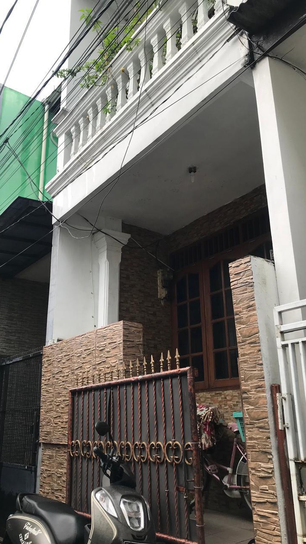 Rumah Kebayoran Baru Akses kendaraan roda 2