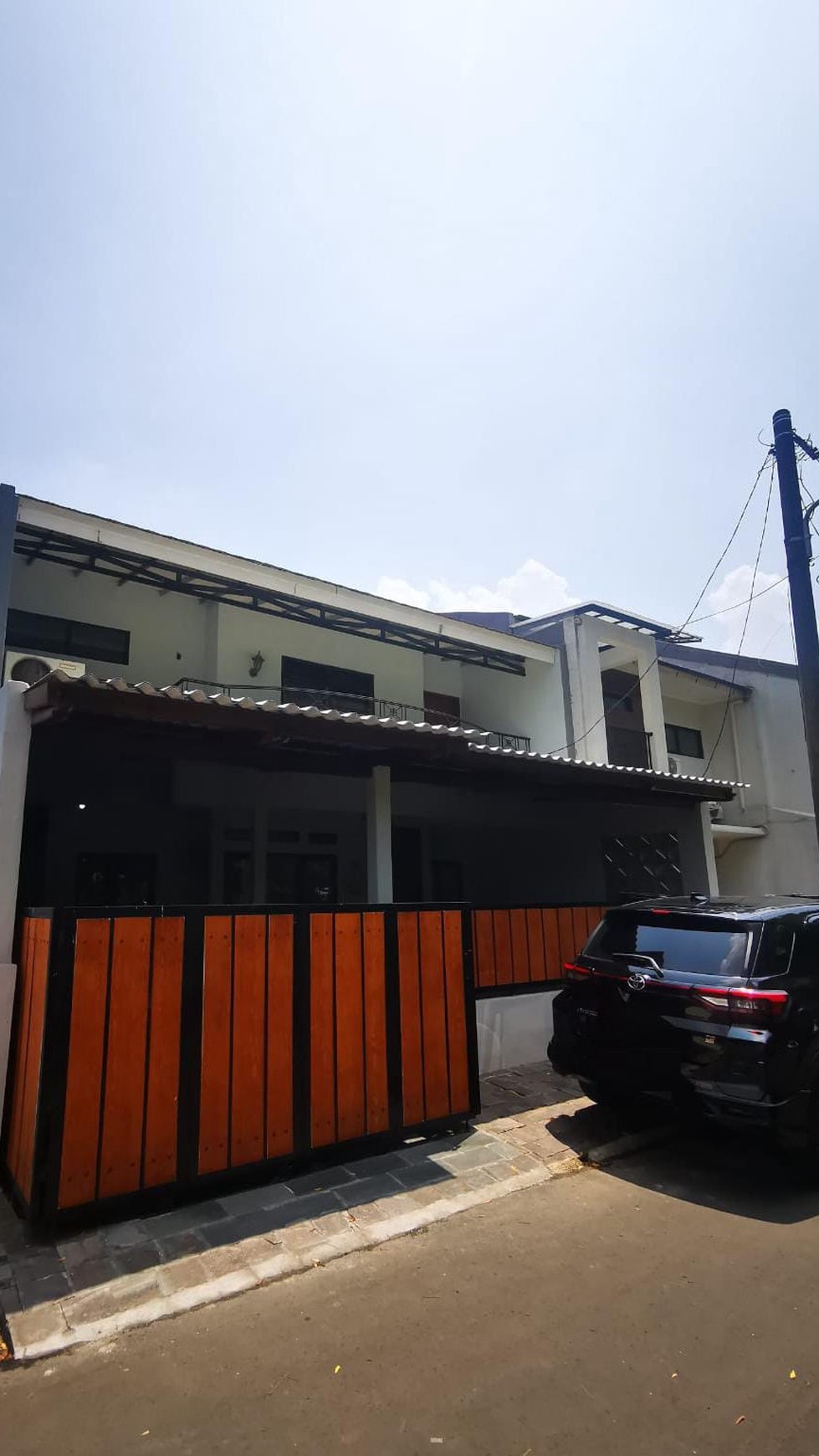 Rumah di Bumi Bintaro Permai baru renovasi, lokasi depan taman dan hunian nyaman...