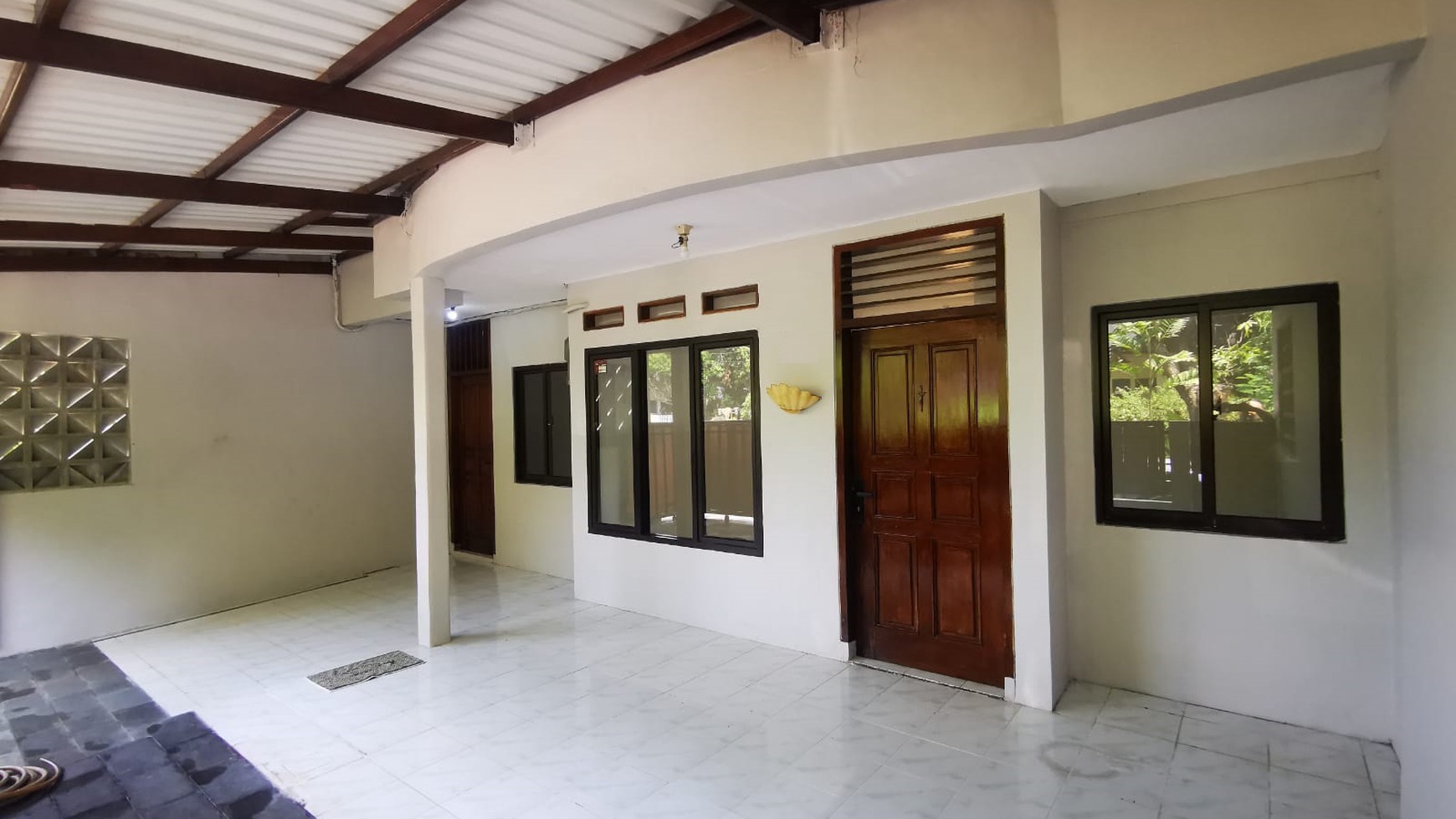 Rumah di Bumi Bintaro Permai baru renovasi, lokasi depan taman dan hunian nyaman...