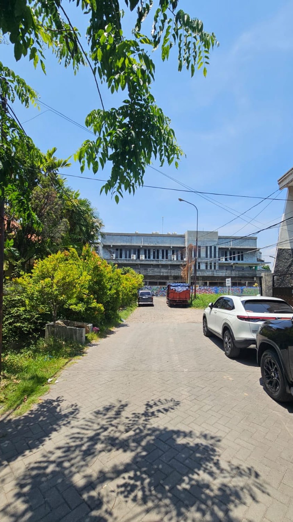 Dijual rumah Dharmahusada Indah Barat