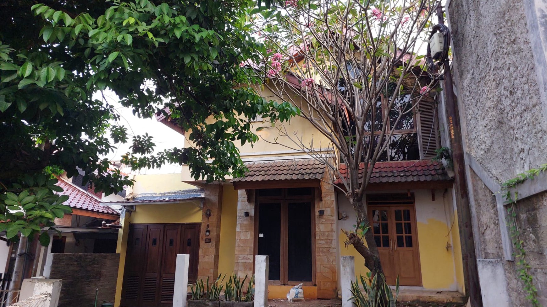 Rumah Hitung Tanah Area Cipete