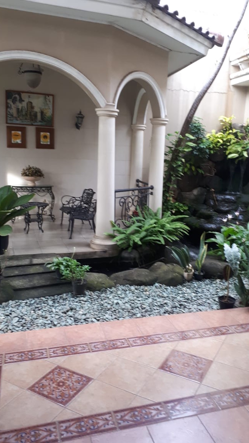 Rumah mewah siap huni di Kota Wisata dijual