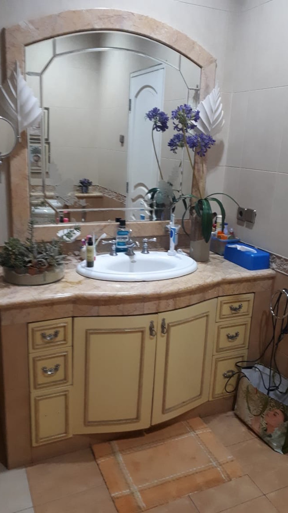 Rumah mewah siap huni di Kota Wisata dijual