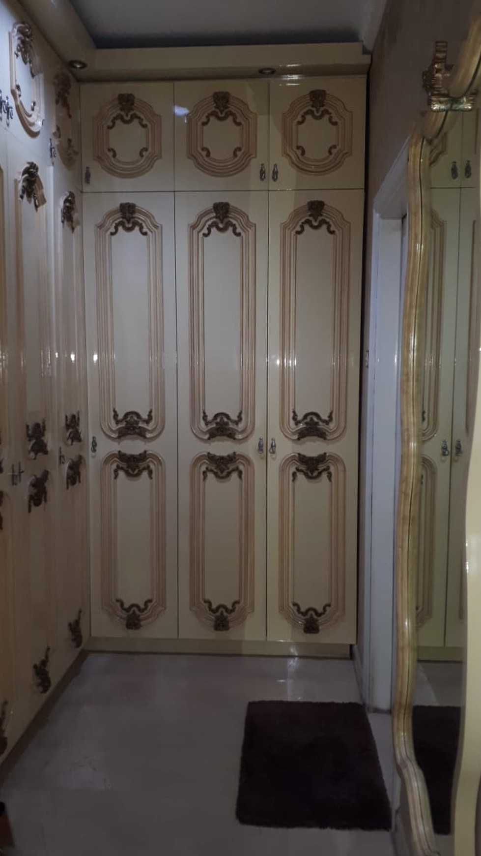 Rumah mewah siap huni di Kota Wisata dijual