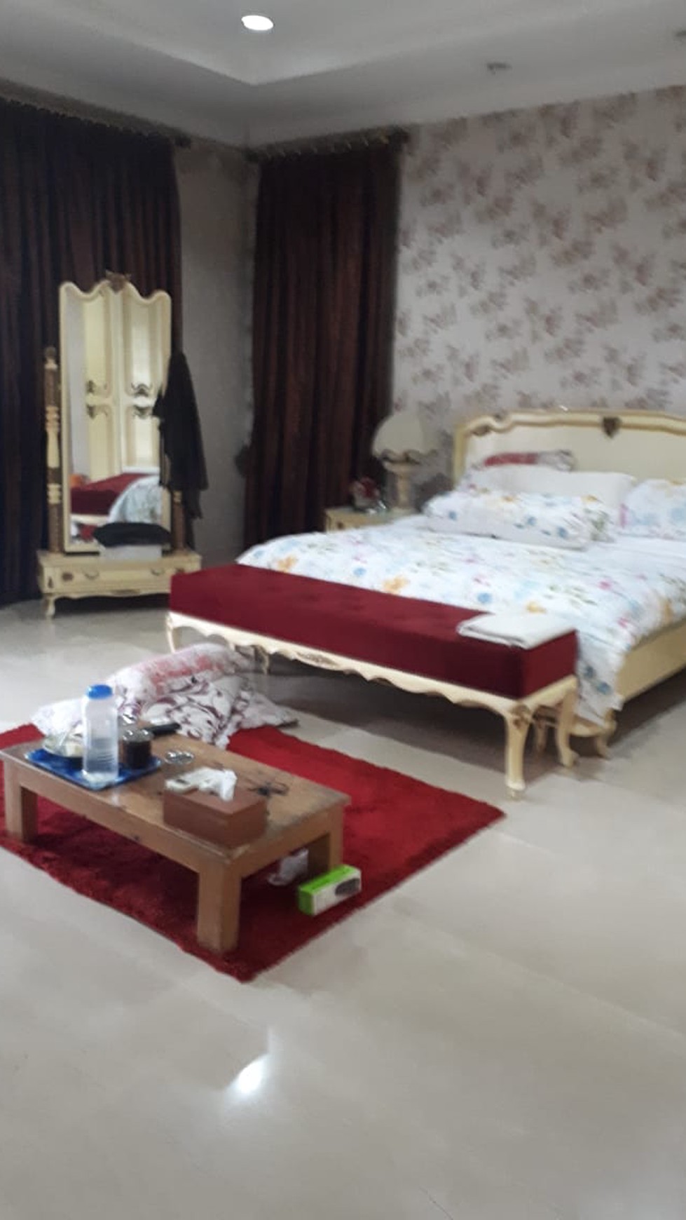 Rumah mewah siap huni di Kota Wisata dijual