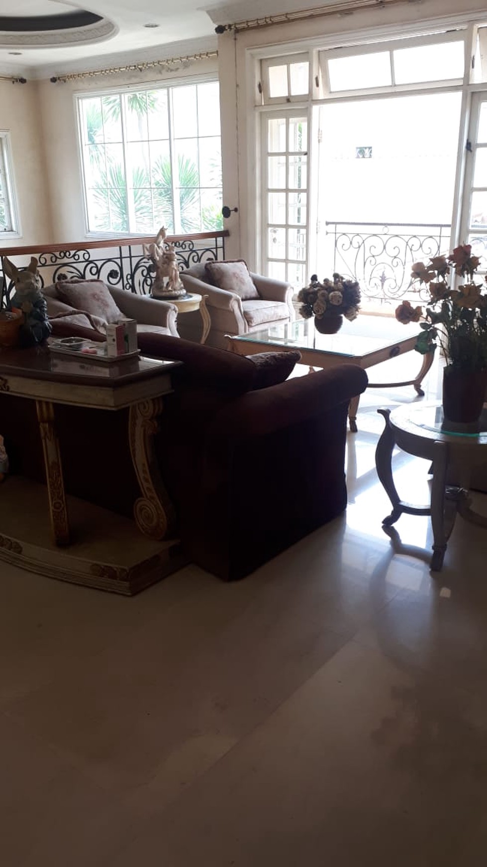 Rumah mewah siap huni di Kota Wisata dijual