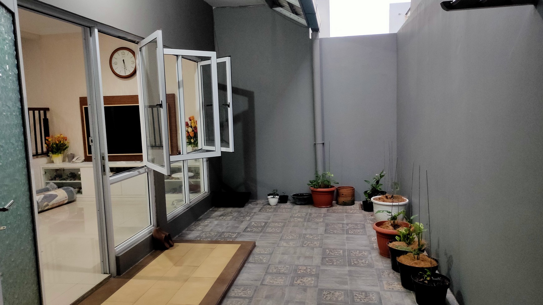 Disewakan rumah clister baru dekat penabur semi furnished