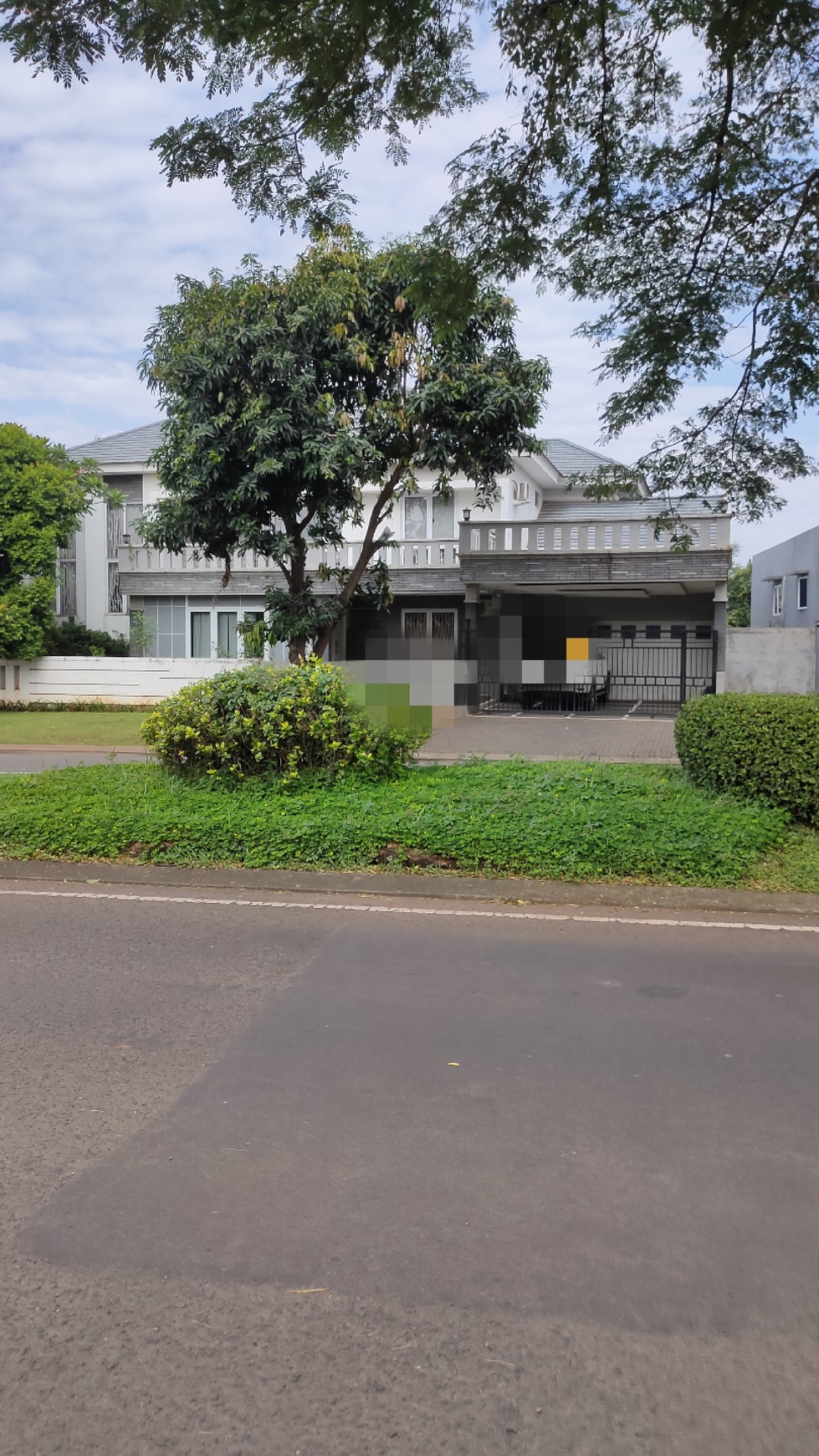 Rumah Boulevard  Minimalis kota wisata dekat Hero