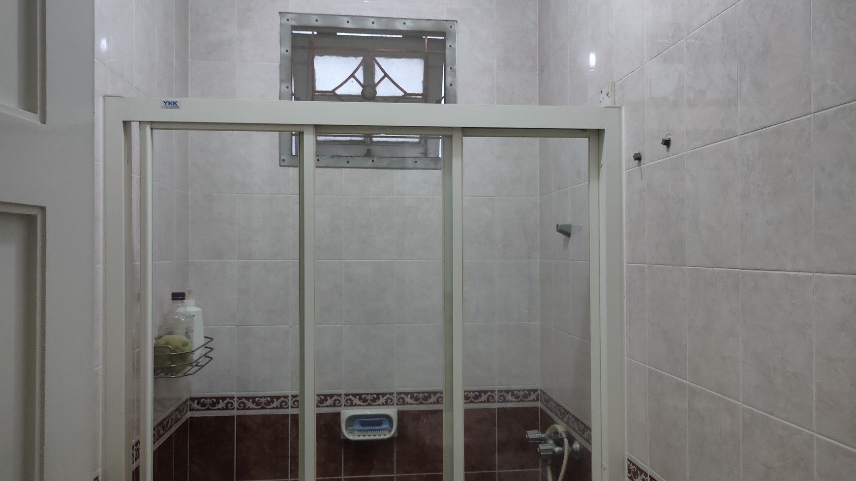 Rumah kota wisata dekat Penabur