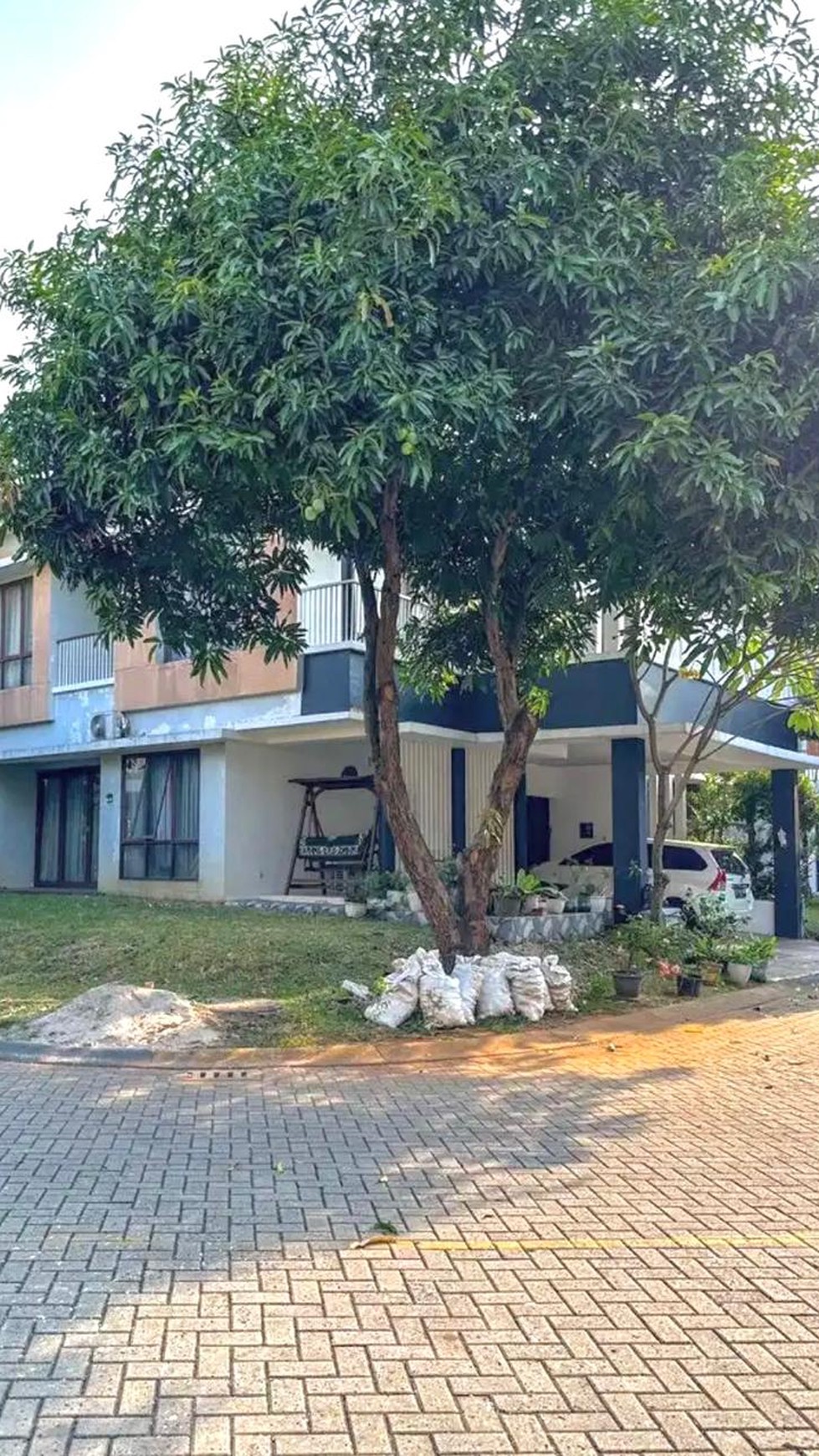 Rumah Hook 2 Lantai dalam Cluster Bintaro Jaya Sektor 9