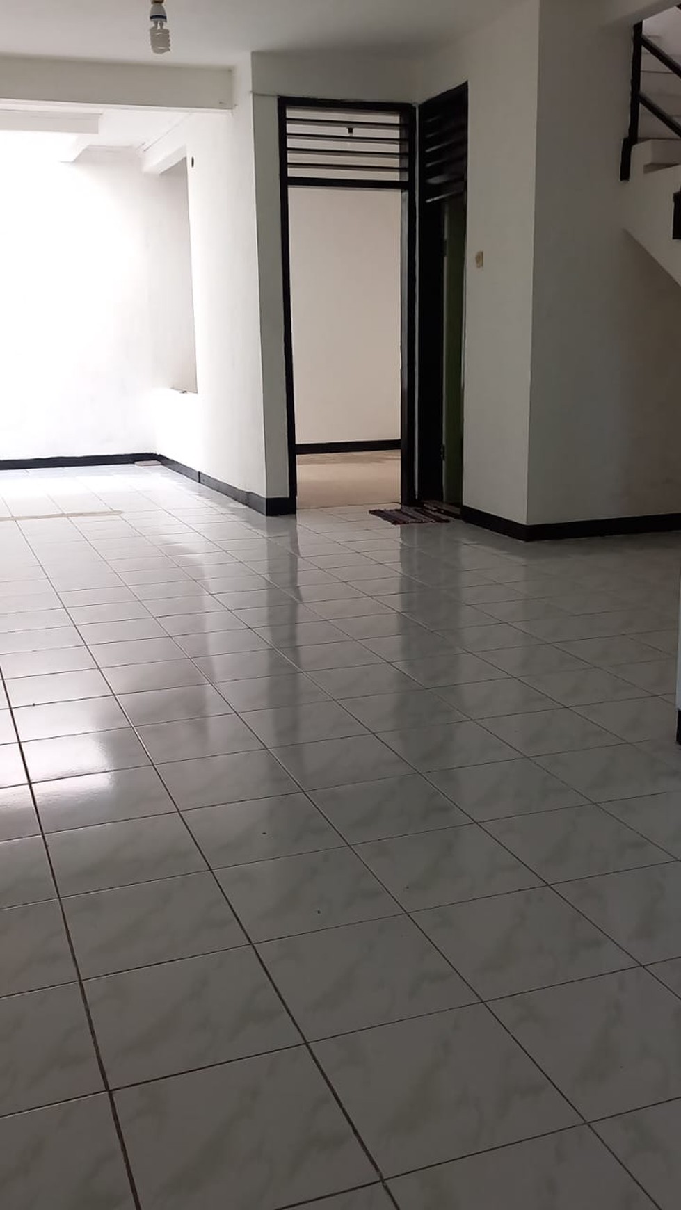 Rumah di Bumi Bintaro Permai baru renovasi, lokasi depan taman dan hunian nyaman...