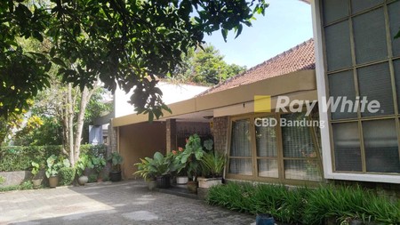 Langka Rumah 2 lantai di Supratman Mainroad Prime kotak