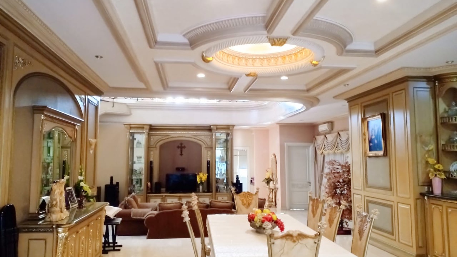 Rumah Classic Mewah Surabaya Timur Galaxy Bumi Permai 