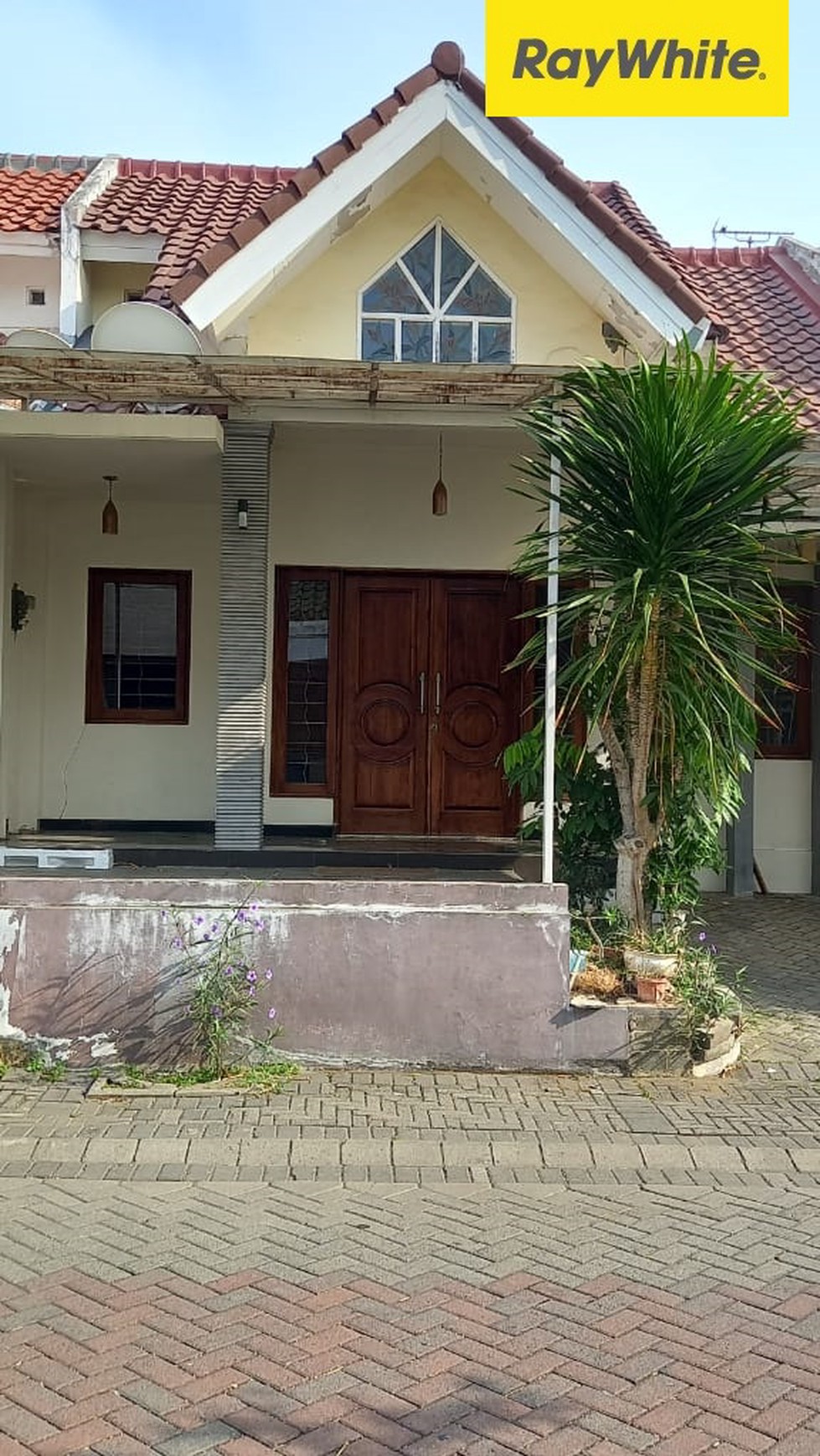 Dijual Rumah SHM di Internasional Village 1 Surabaya