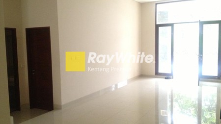 Ruko Bagus Cocok Untuk Restoran Siap Pakai, Kemang Raya, Jakarta Selatan