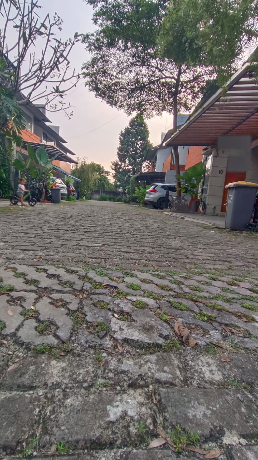 Jagakarsa dalam cluster kahfi 1 dekat pintu tol brigif depok antasari