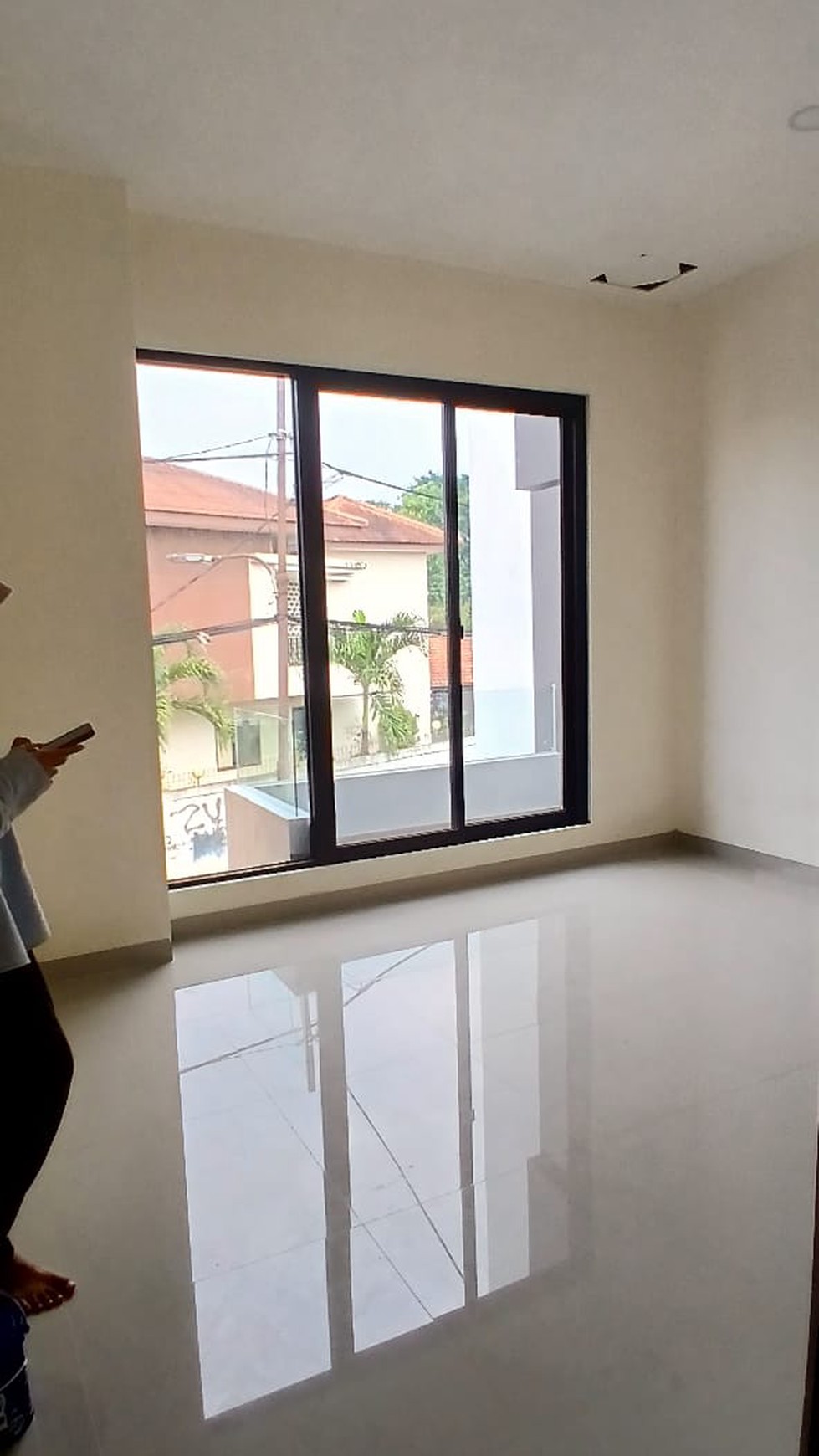 Rumah brand new, minimalis di Ciputat