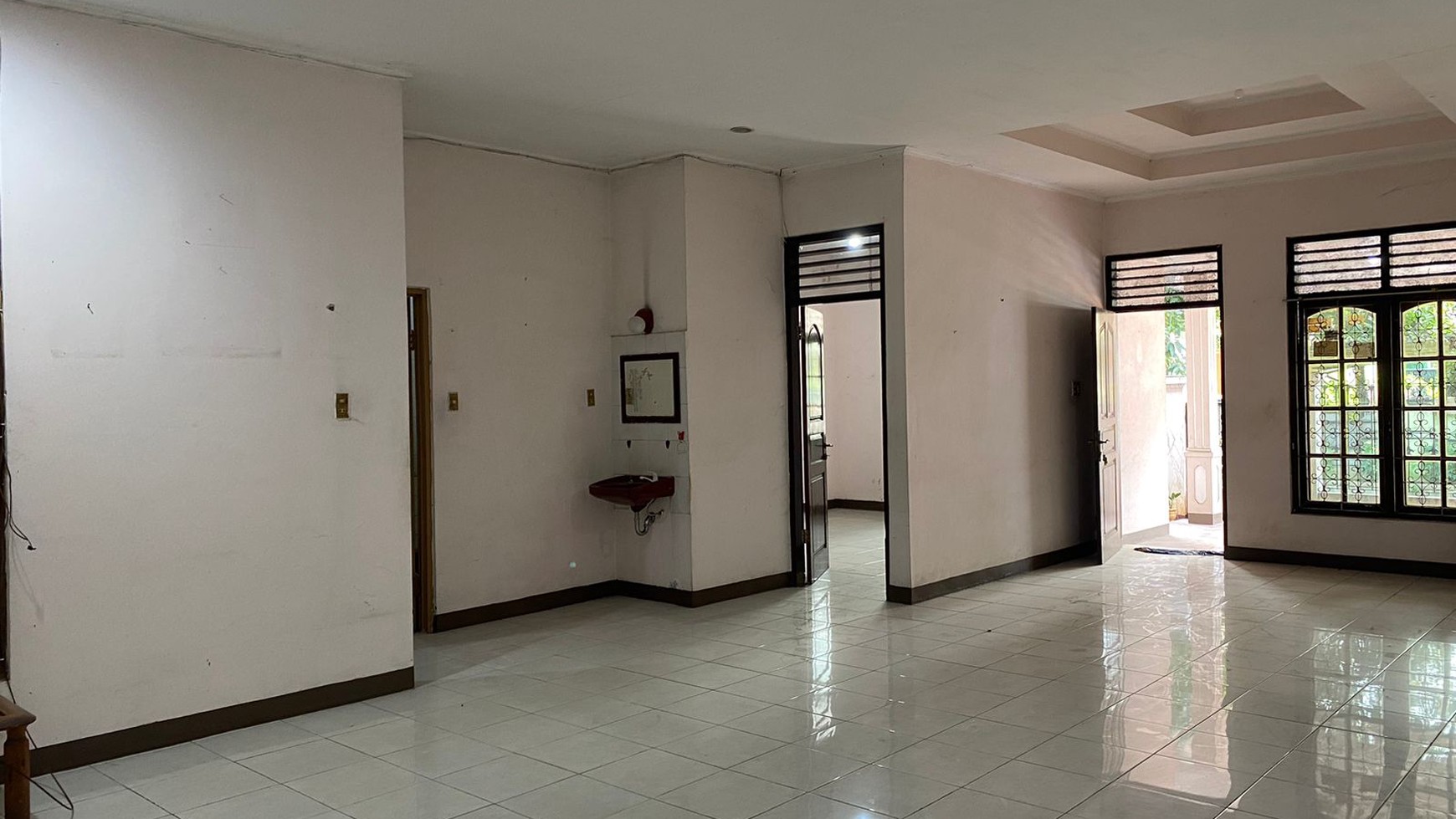 Rumah Cantik di Kavling DkI  Jakarta Timur harga nego cepat jual