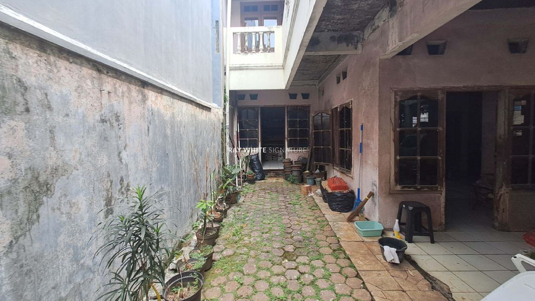 Rumah Tinggal Cocok Untuk Usaha di Jl Swadaya Raya Duren Sawit