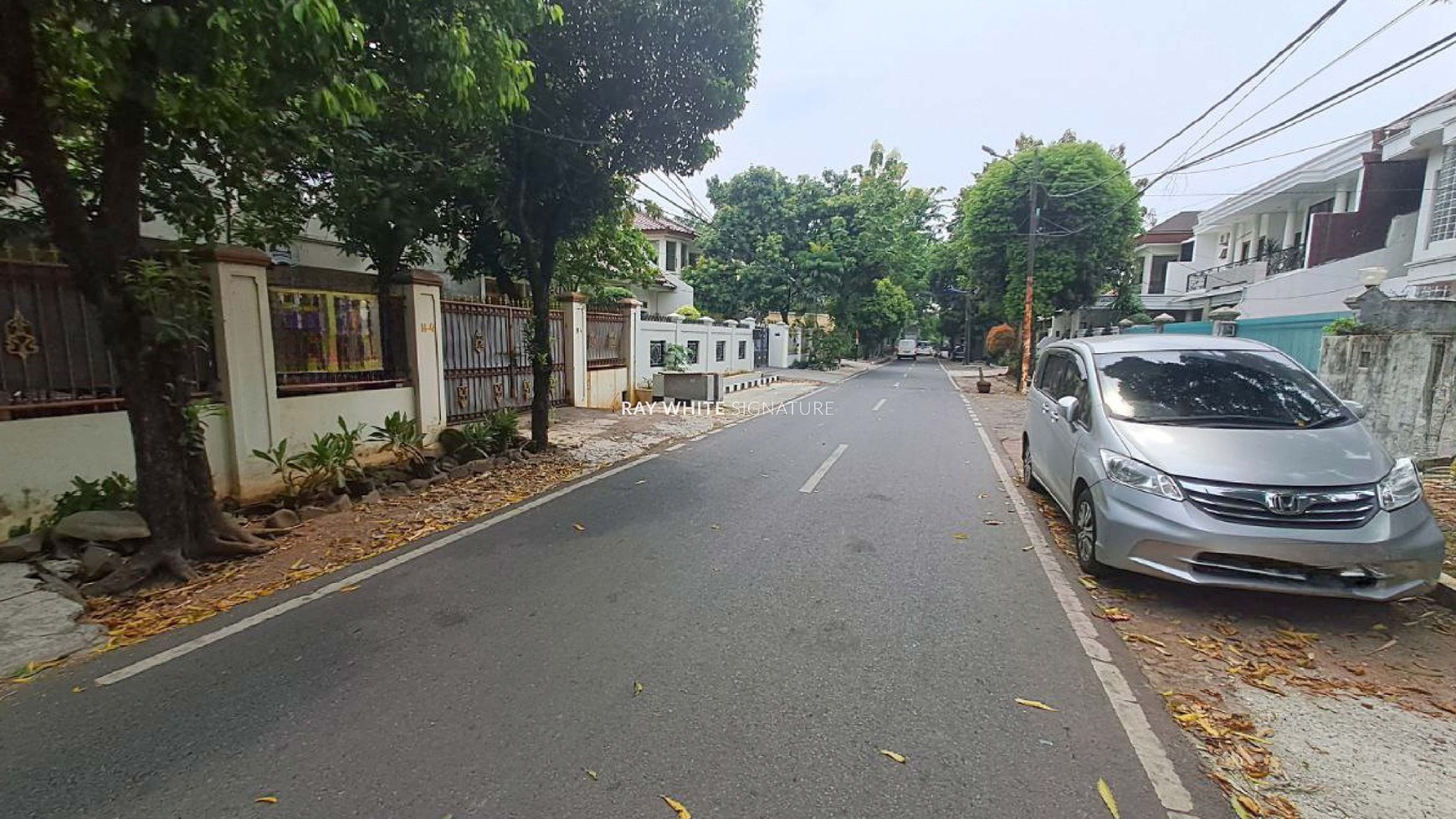 Rumah Tinggal Cocok Untuk Usaha di Jl Swadaya Raya Duren Sawit