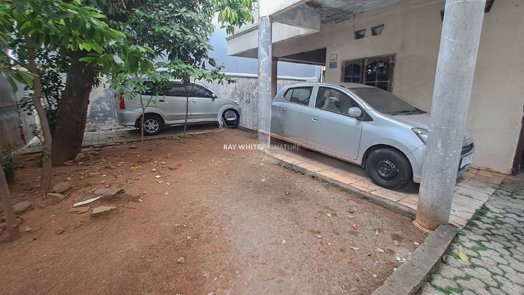 Rumah Tinggal Cocok Untuk Usaha di Jl Swadaya Raya Duren Sawit