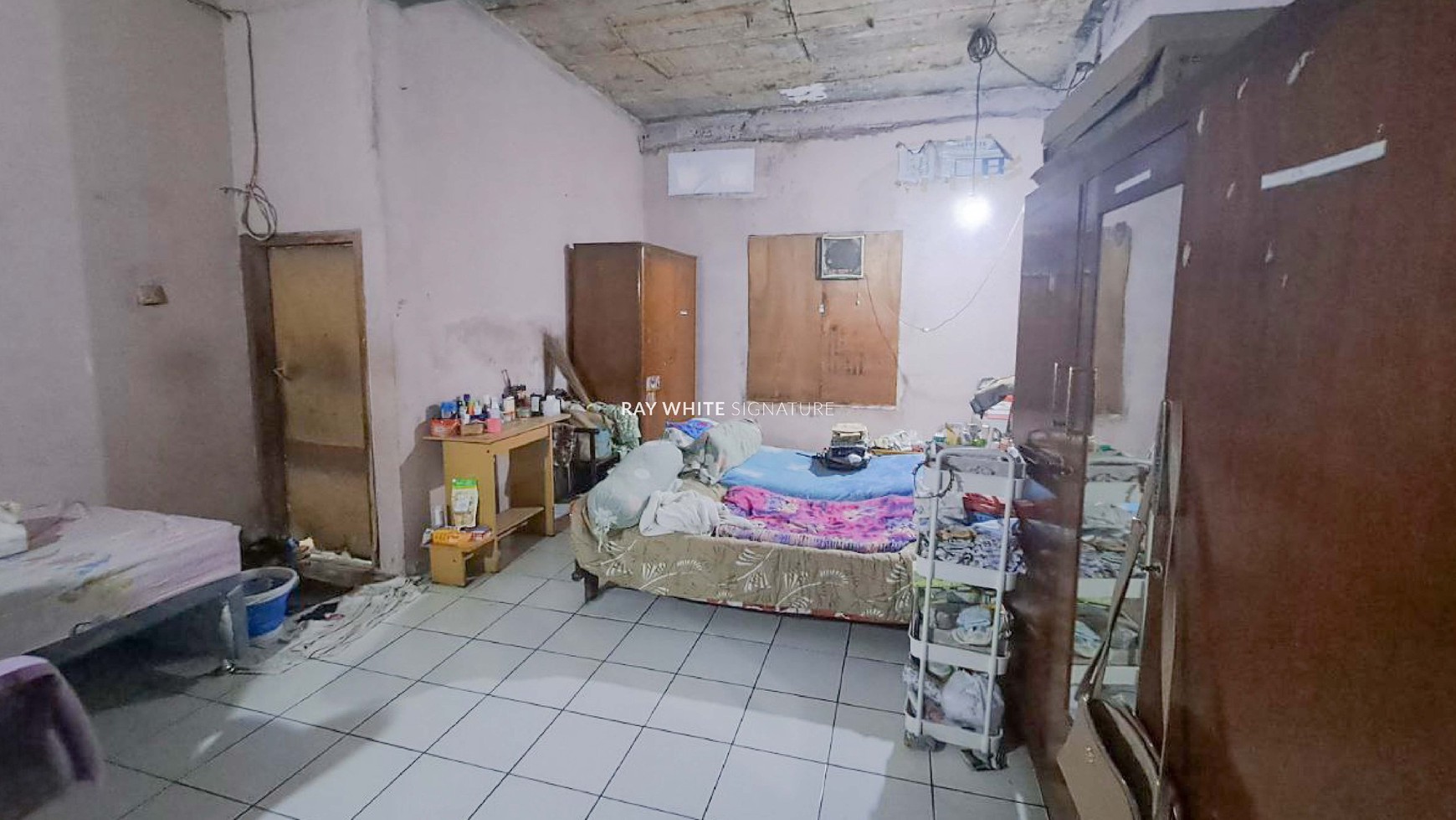 Rumah Tinggal Cocok Untuk Usaha di Jl Swadaya Raya Duren Sawit