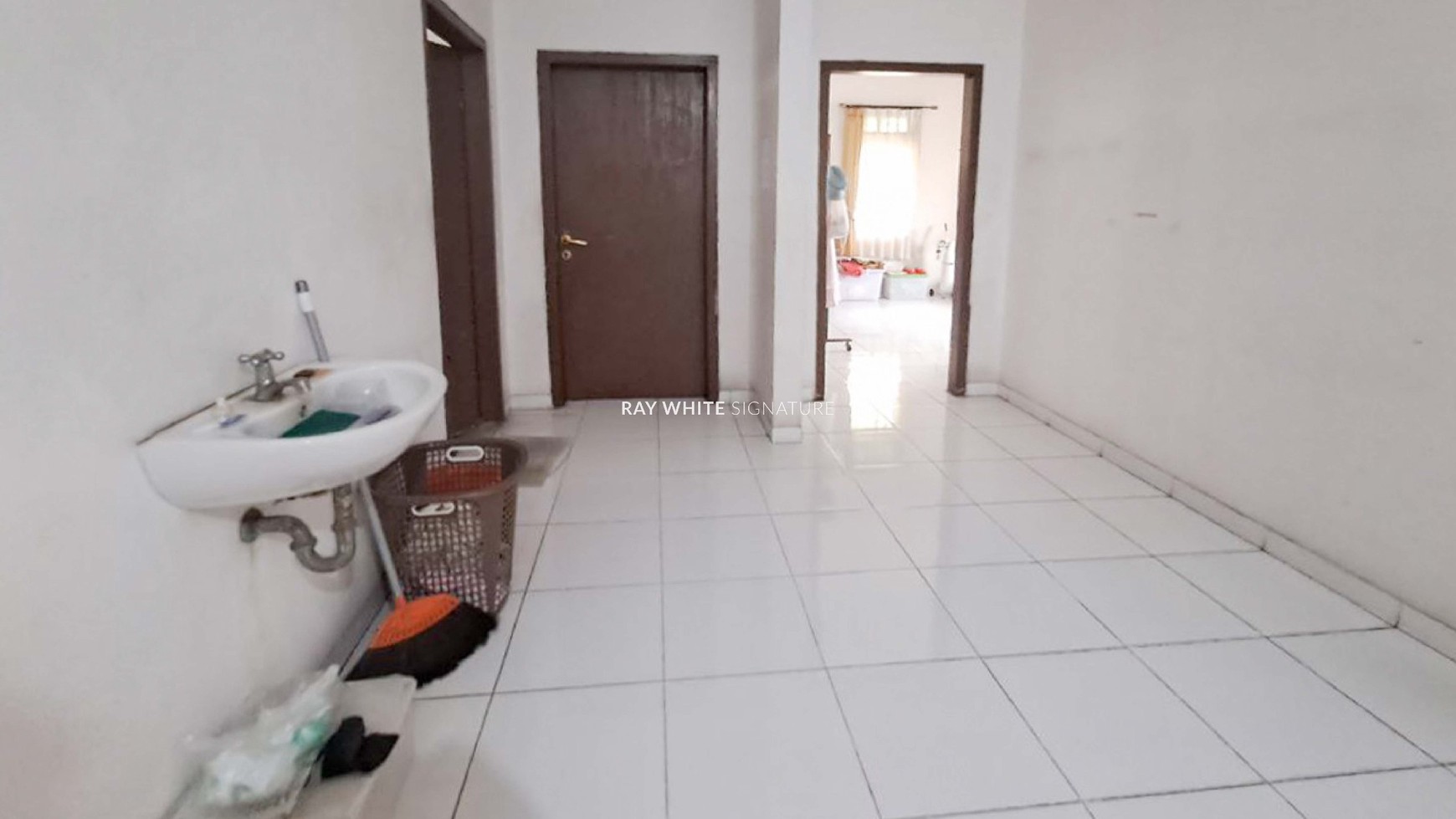 Rumah Tinggal Cocok Untuk Usaha di Jl Swadaya Raya Duren Sawit