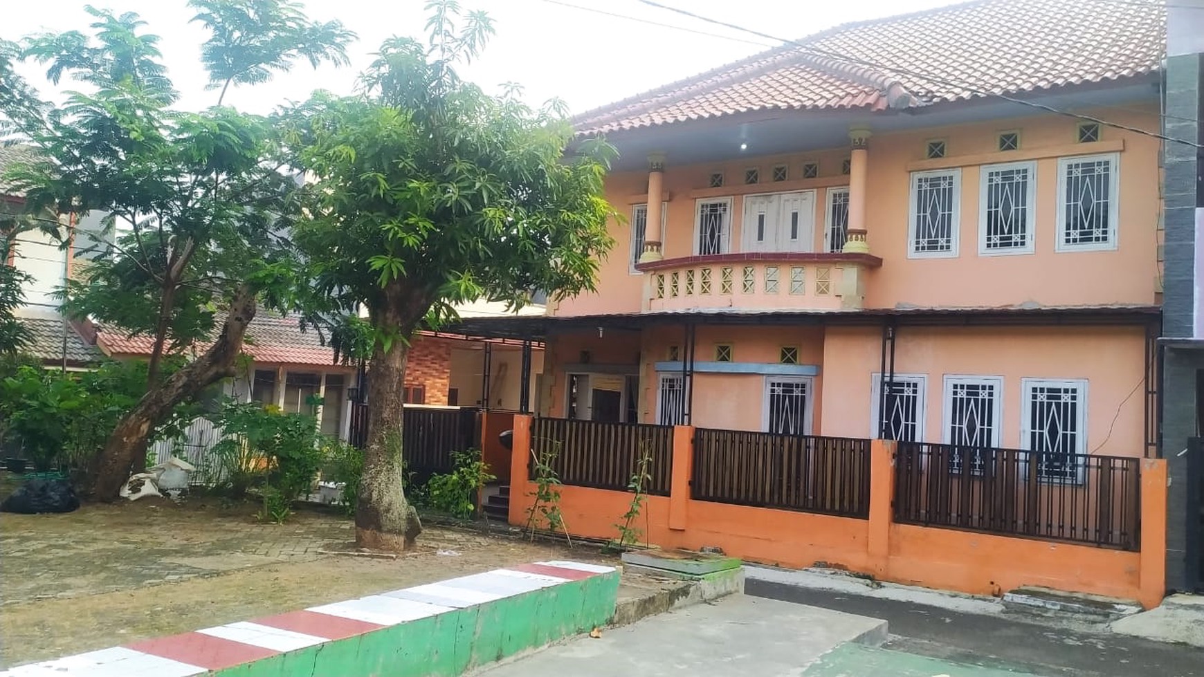 Dijual Rumah depan Taman Komplek dan Lokasi Strategis @Jombang