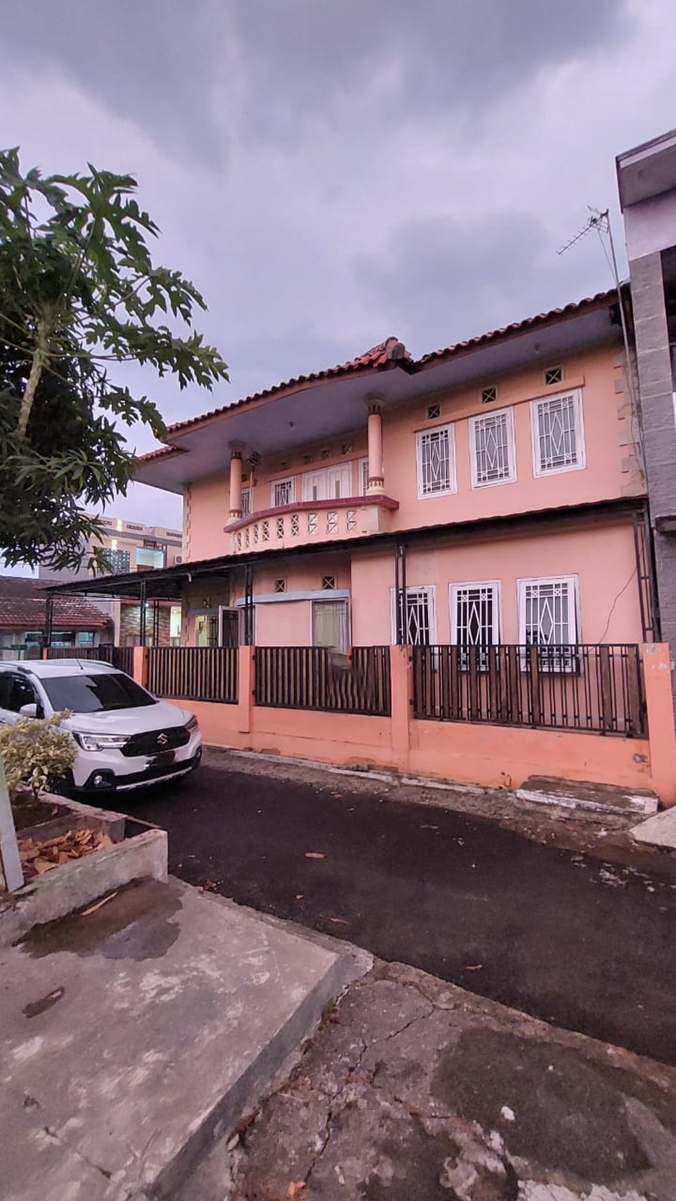 Dijual Rumah depan Taman Komplek dan Lokasi Strategis @Jombang