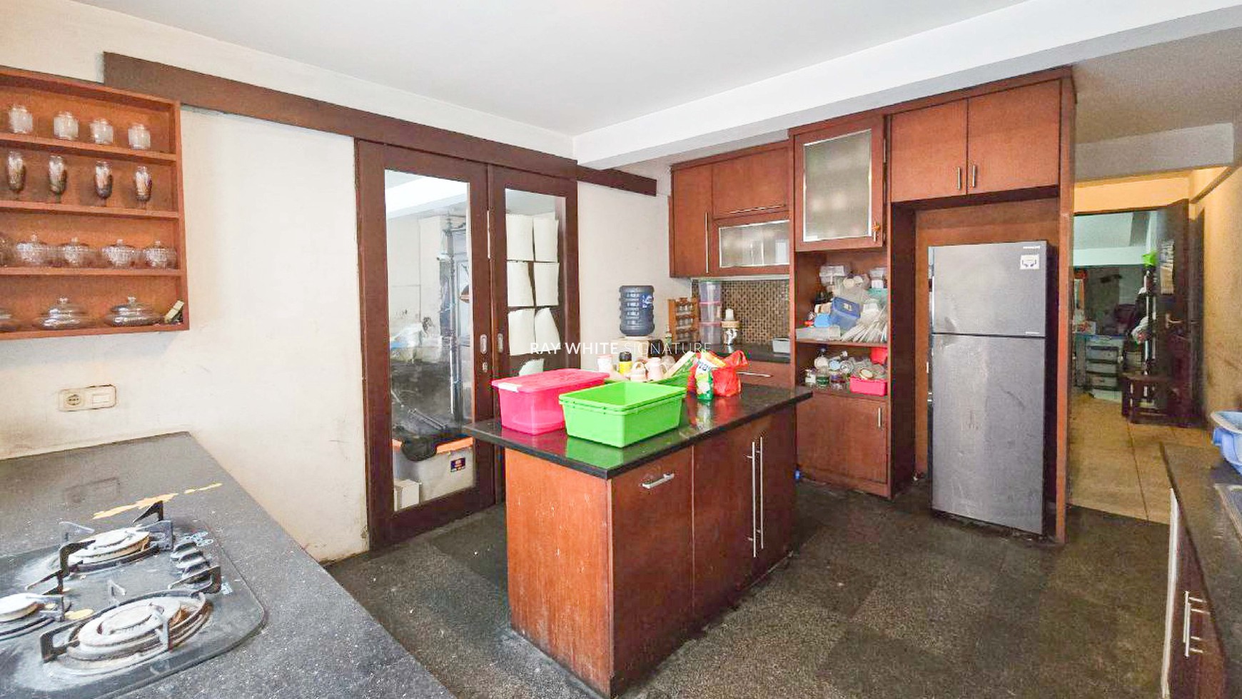Rumah 3 Lantai di Jl Vila Hijau Pondok Indah