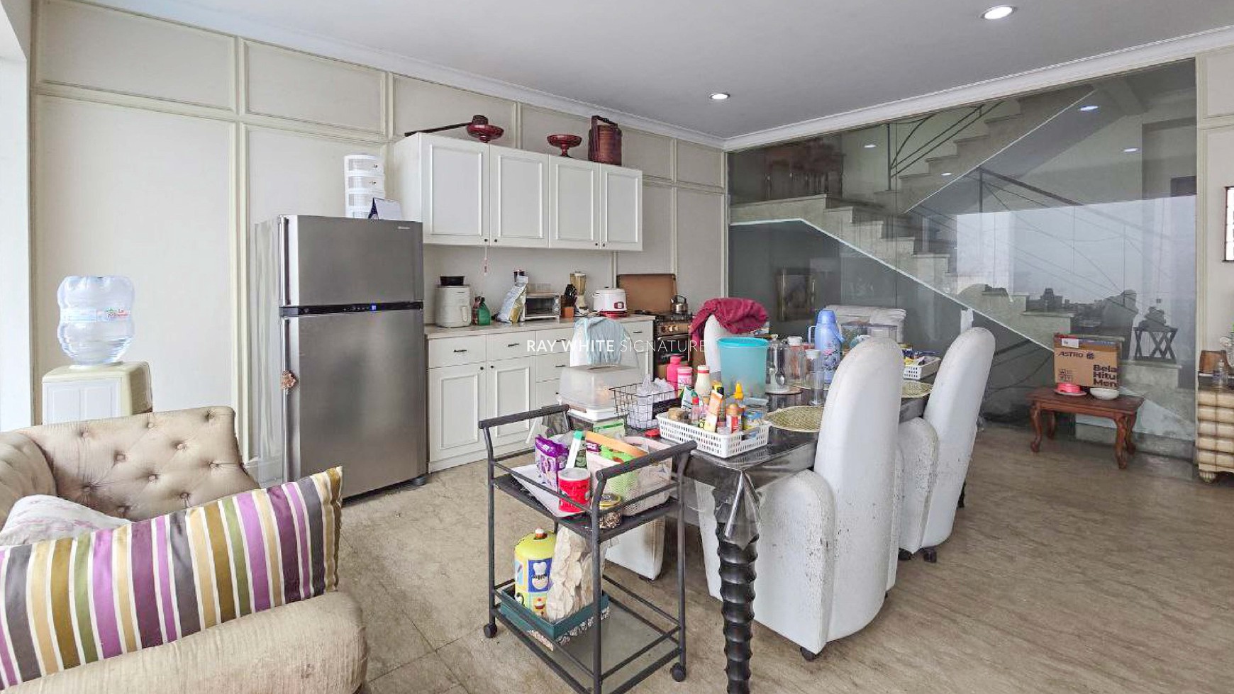 Rumah 3 Lantai di Jl Vila Hijau Pondok Indah