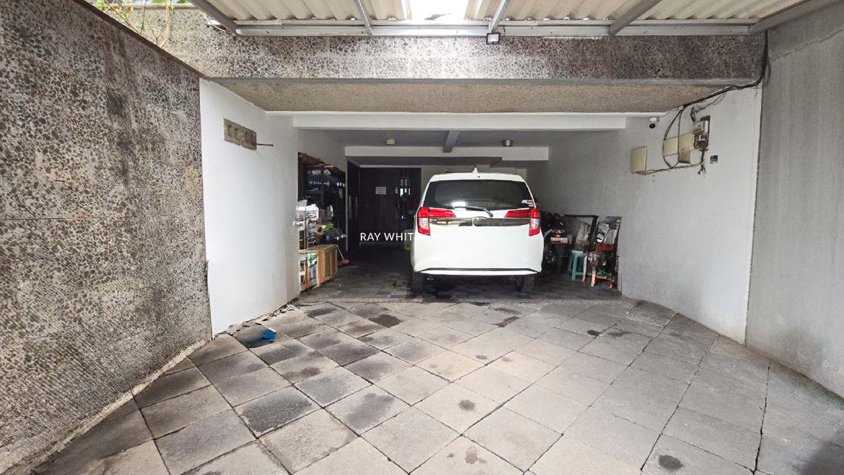 Rumah 3 Lantai di Jl Vila Hijau Pondok Indah