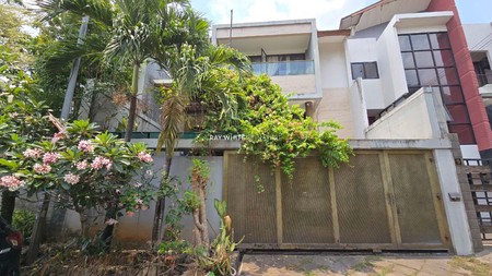 Rumah 3 Lantai di Jl Vila Hijau Pondok Indah