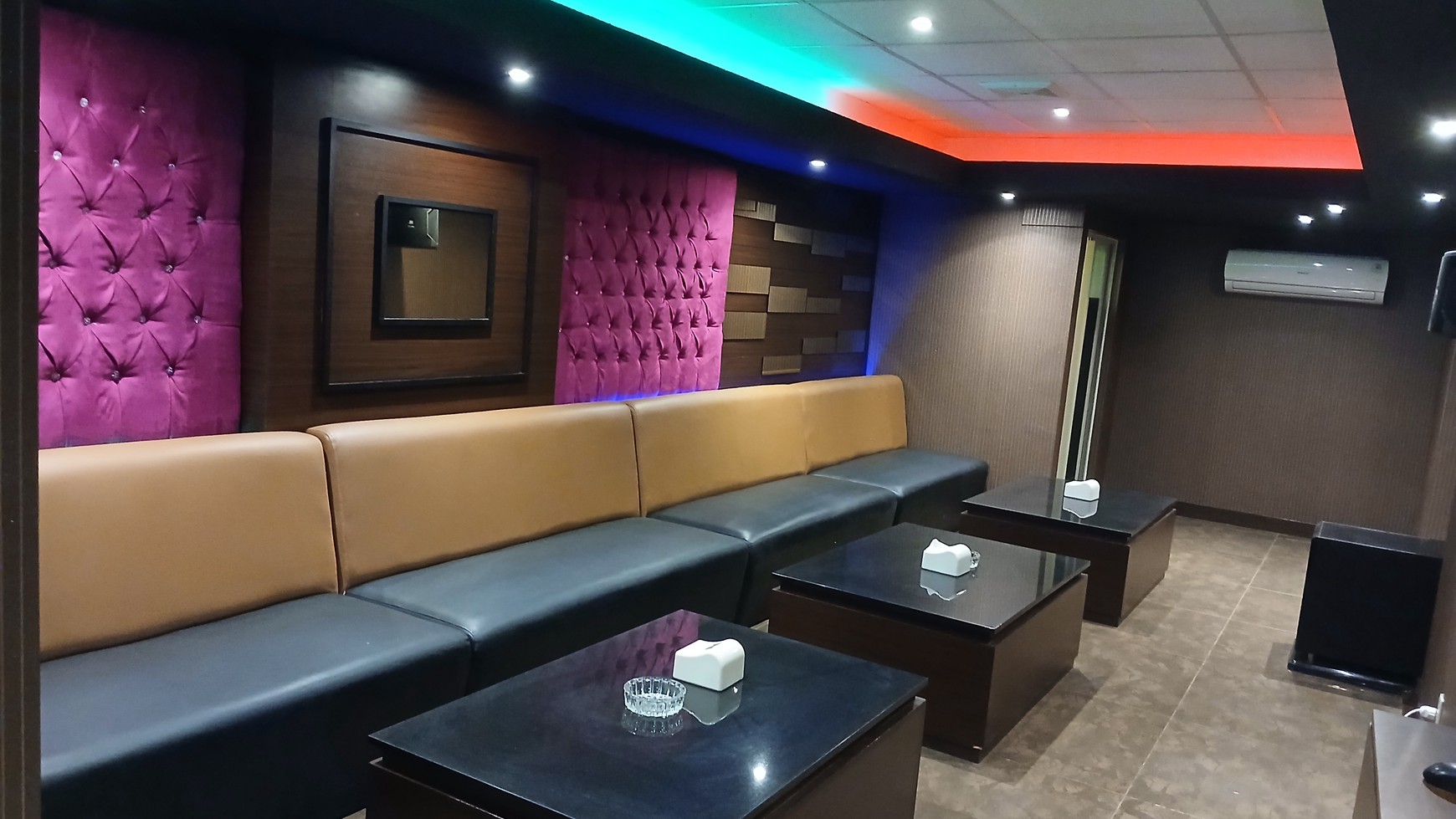 DISEWAKAN LOUNGE & KTV FULL FURNISHED JAK SEL , BLOK M