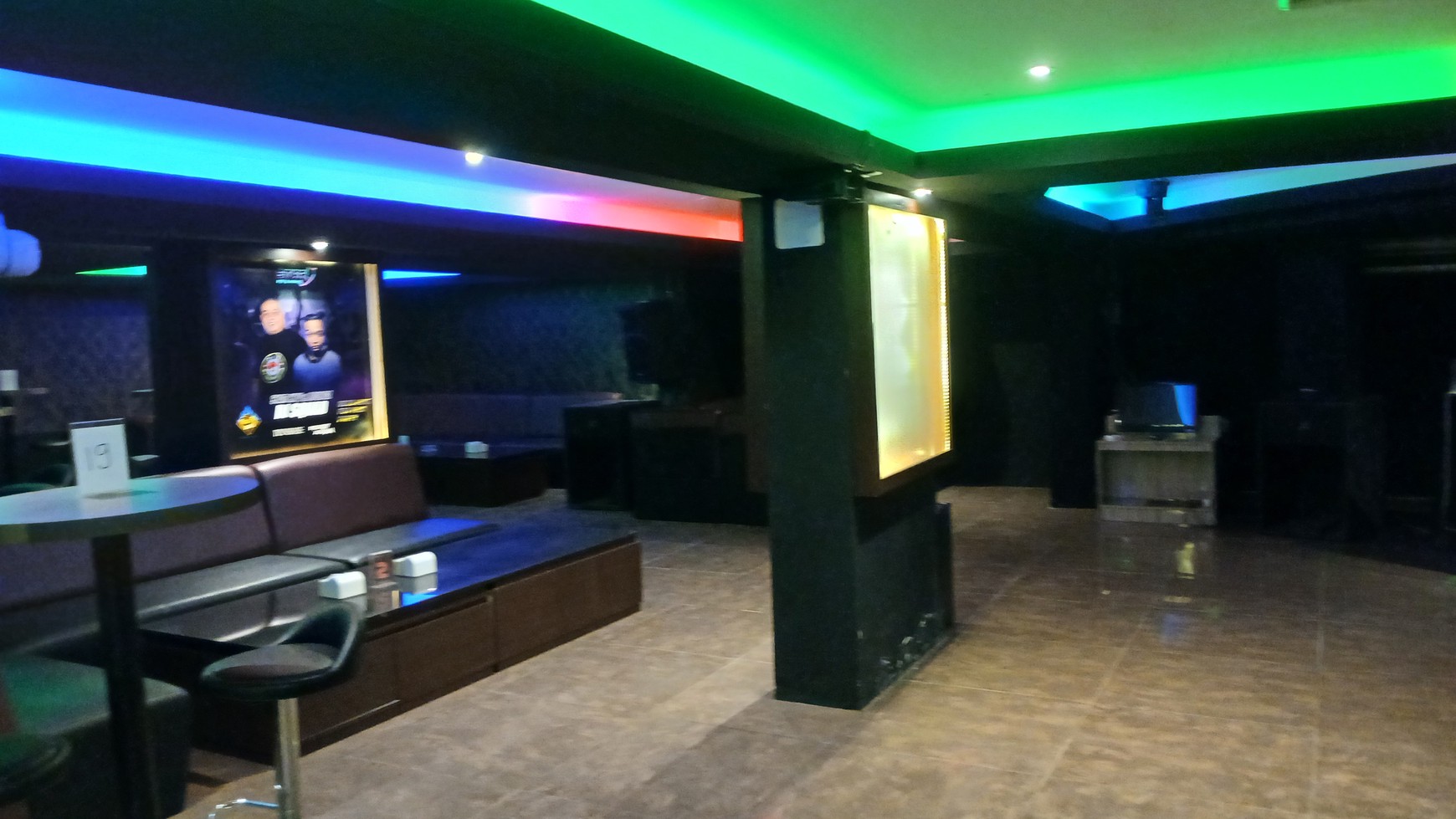 DISEWAKAN LOUNGE & KTV FULL FURNISHED JAK SEL , BLOK M