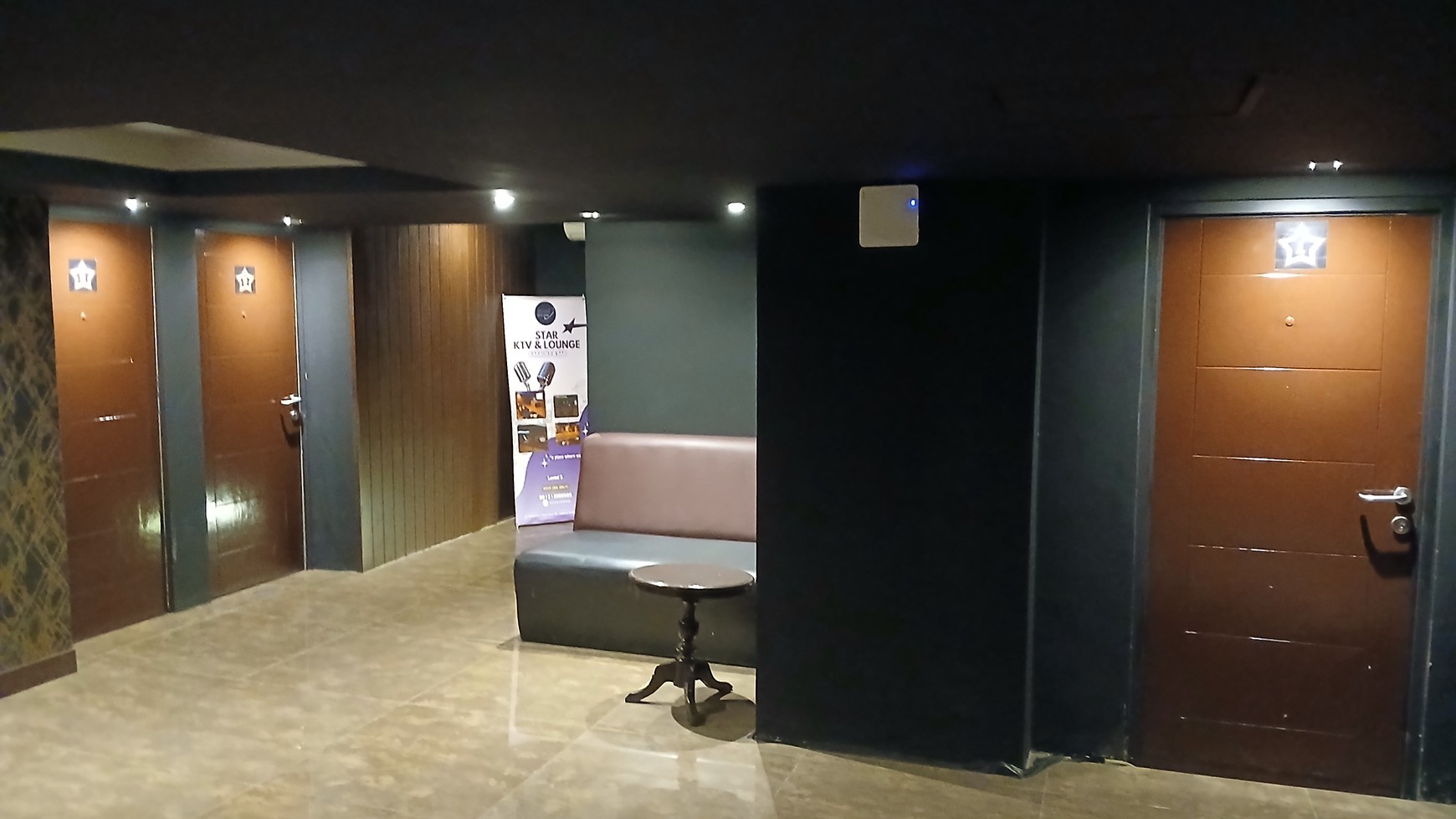 DISEWAKAN LOUNGE & KTV FULL FURNISHED JAK SEL , BLOK M