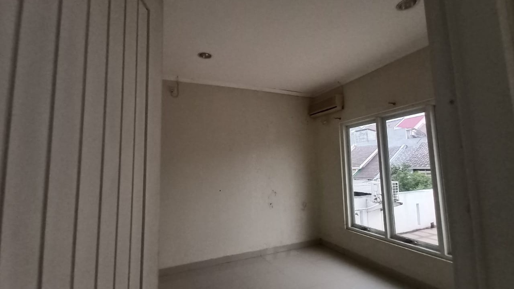 Di sewakan rumah dua lantai furnished di cluster primary Kotawisata