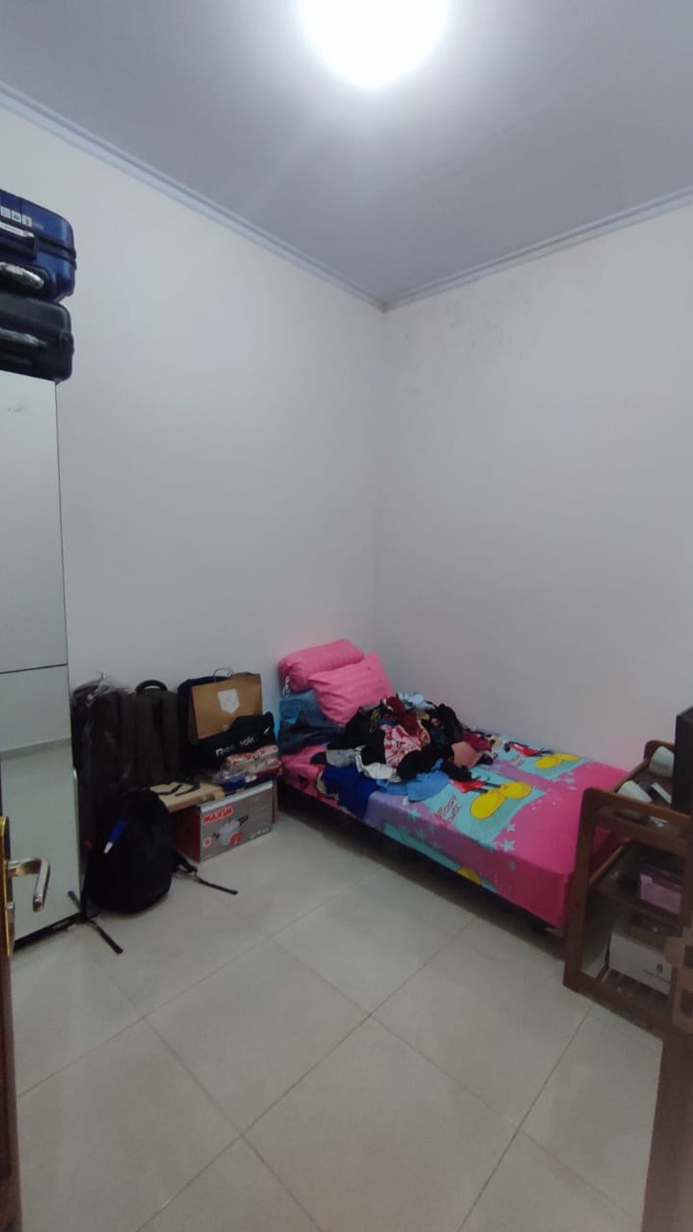 RUMAH TINGGAL MINIMALIS UNTUK KLEUARGA DI JL MEJING LOR, GAMPING SLEMAN