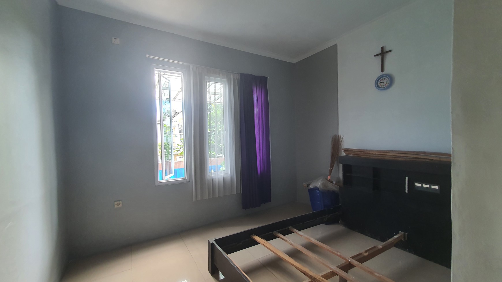 Rumah 3 Lantai Full Renov di Kota Wisata