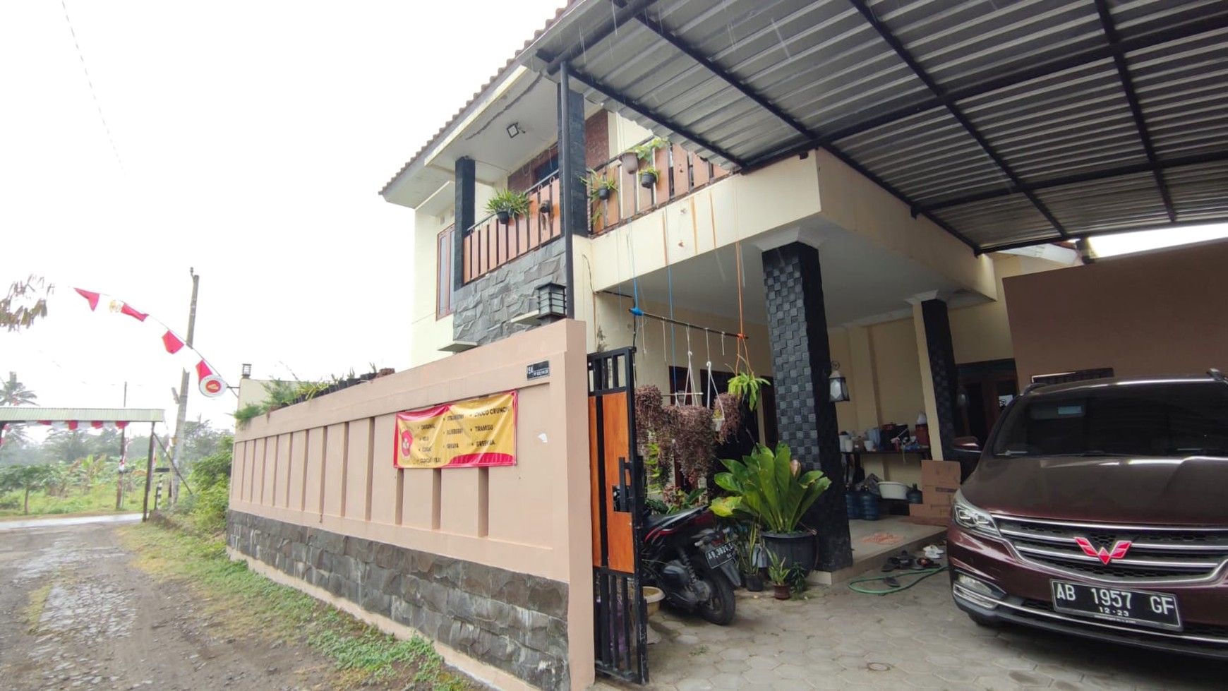 RUMAH DI UTARA JOGJA BAY, ASRI, NYAMAN DAN DEKAT DENGAN PUSAT KOTA JOGJA