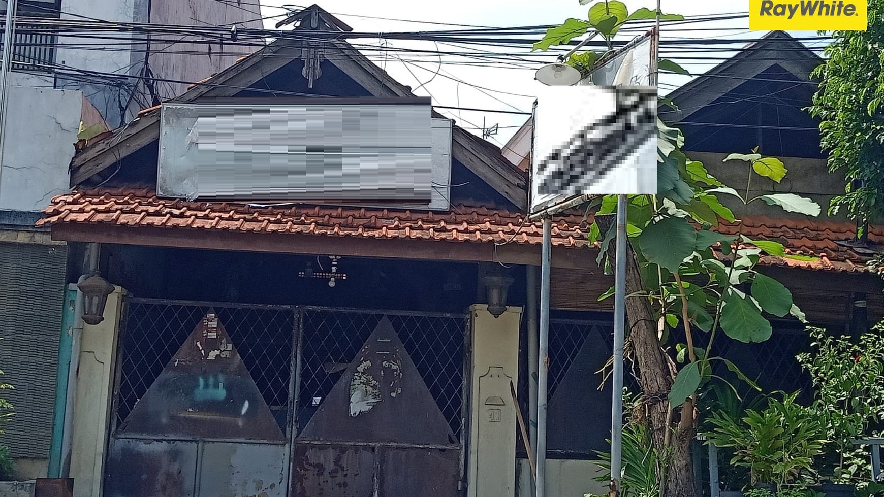 Dijual Rumah Pusat Kota di Jalan Tumapel Tegalsari Surabaya