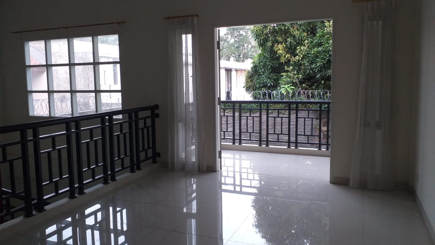 Rumah Mewah 2 Lantai Semi Furnish di Pasar Minggu, Jakarta Selatan