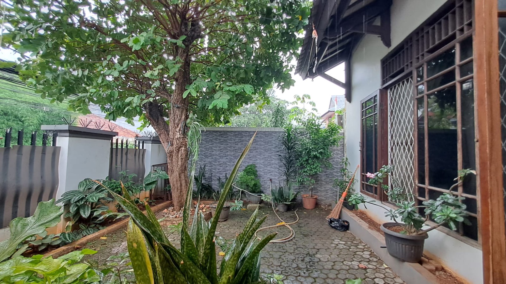 Dijual Rumah Induk dan Kos-kosan Lokasi Strategis @Mampang