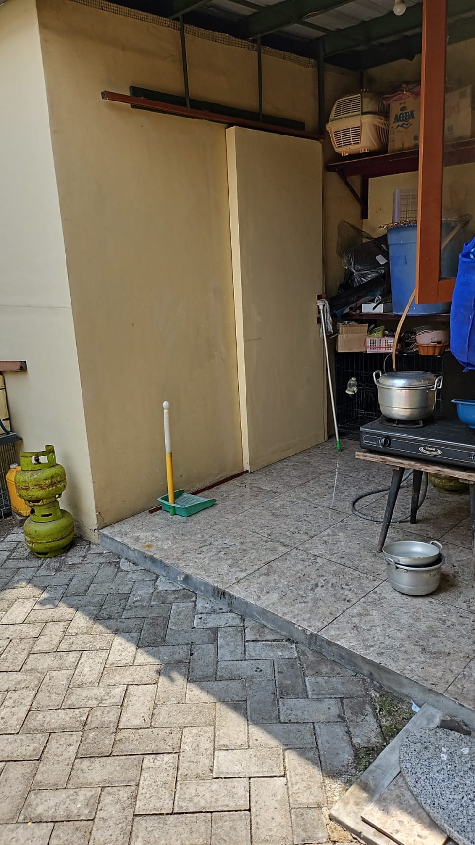 Rumah siap huni di Jalan Utama Gayungsari selangkah ke SD Al Hikmah