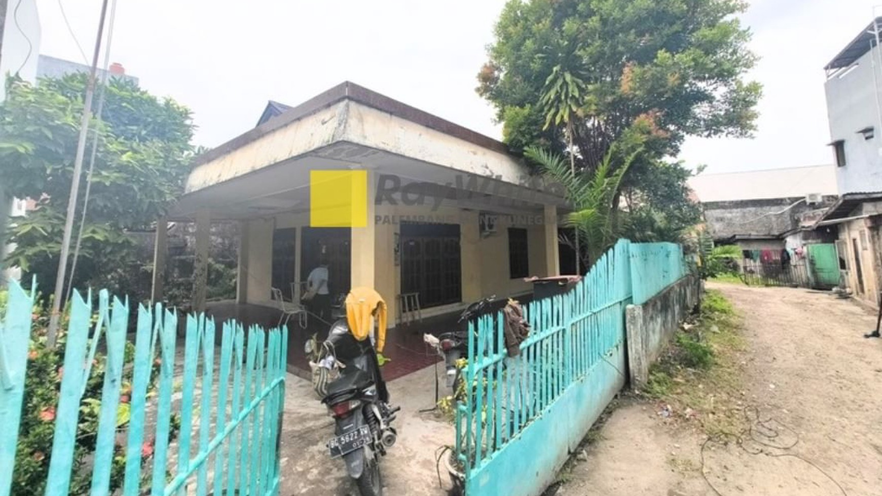 DIJUAL TANAH dan BANGUNAN