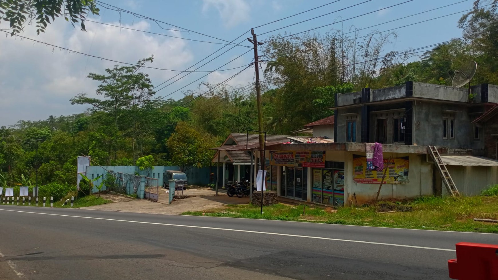 Rumah Tinggal & Ruang Usaha Lokasi Strategis di Jl Raya Salaman - Purworejo 