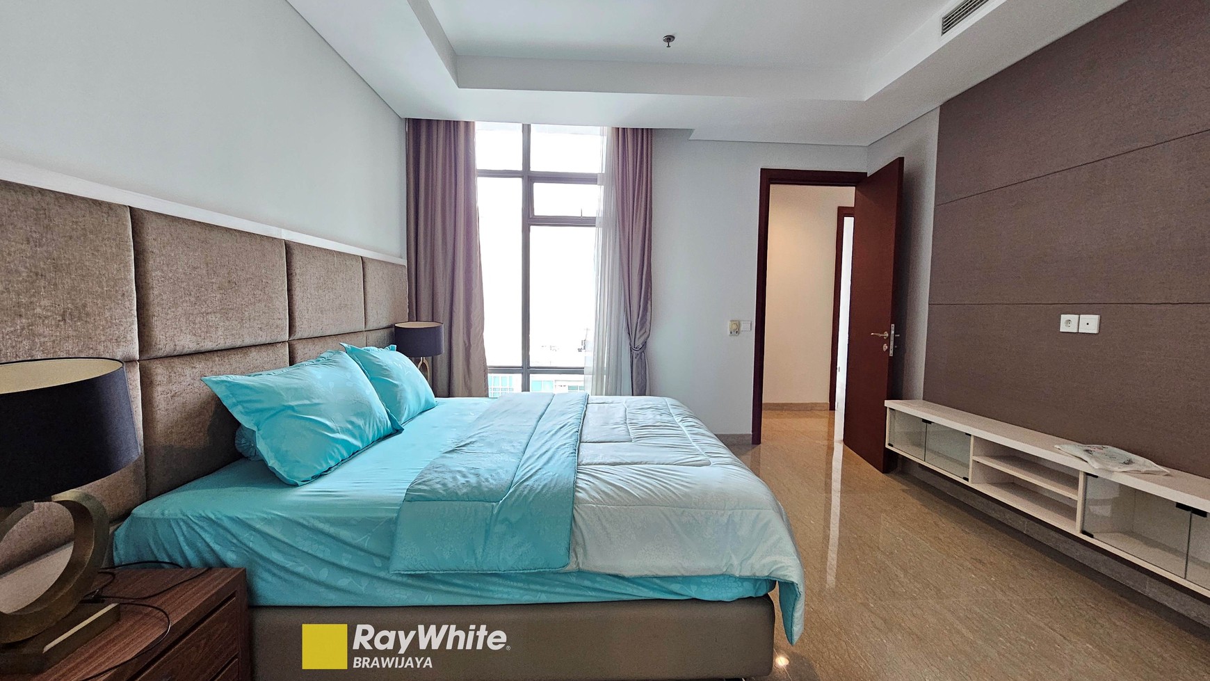 Apartemen Essence Darmawangsa, South Tower, High Floor, 3 BR, Furnished