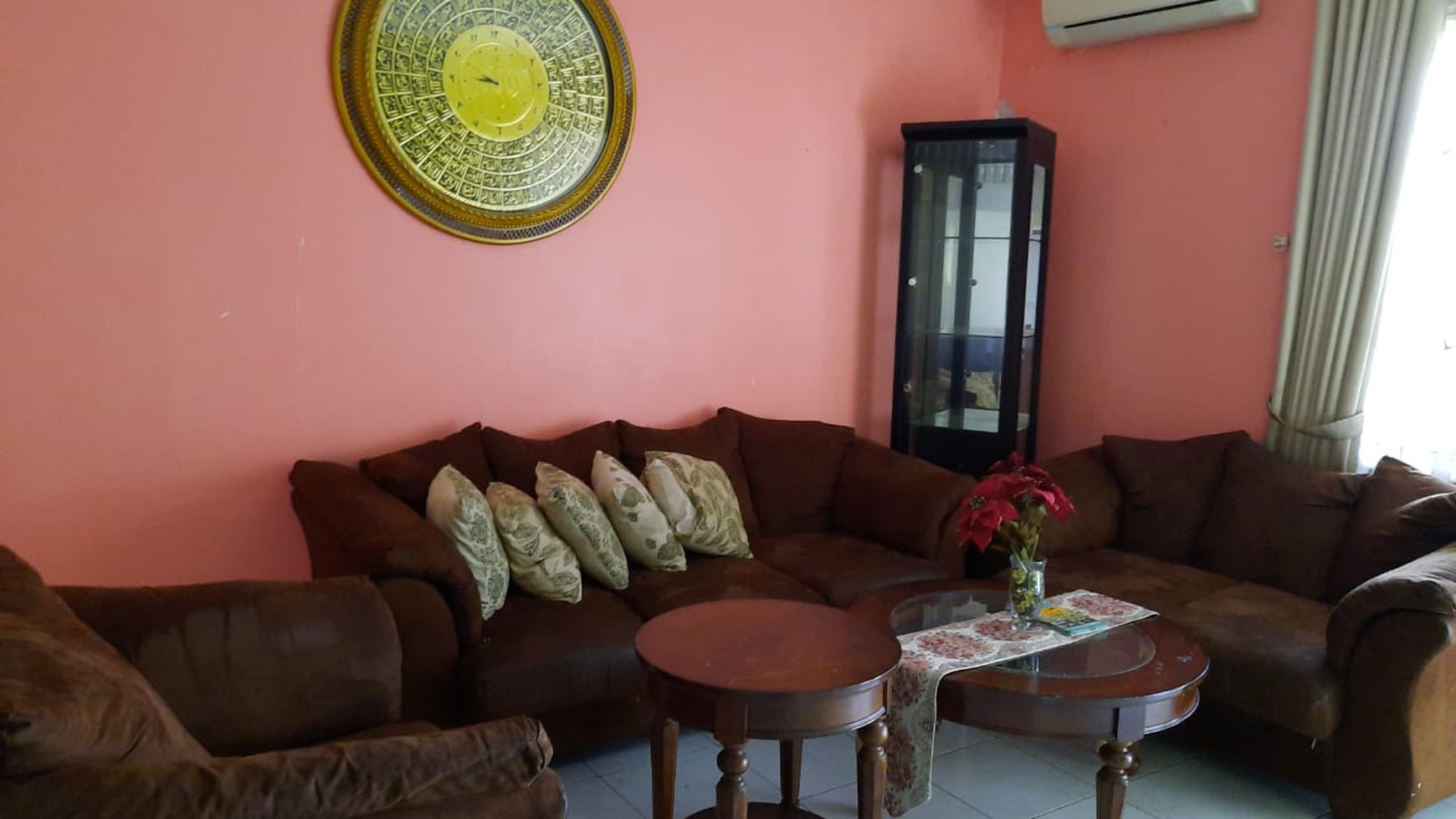 DI jual rumah yg asri 2 lantai di kota wisata cibubur harga nego